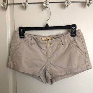 Women’s/Junior’s Hollister Khaki shorts.  Size 3
